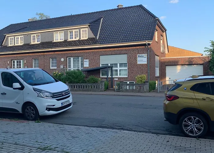 Ferienwohnung 1 Souterrainfenster